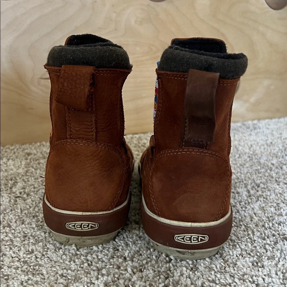 KEEN Sz 7 Elsa II Chelsea Insulated Waterproof Boot - Picture 4 of 9